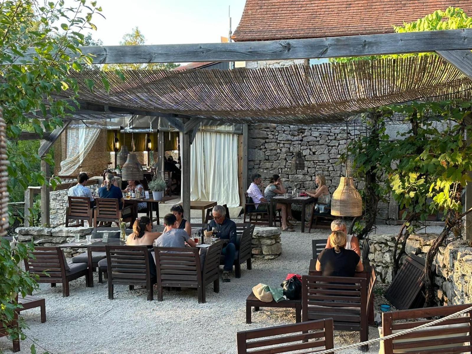 Aux Lodges Du Mas De Nadal Sauliac-sur-Célé Exterior foto
